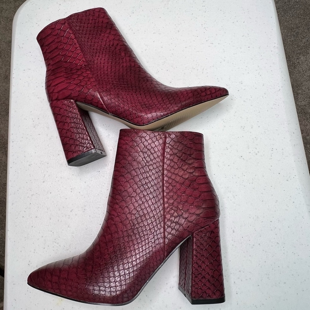 SHU SHOP Wine Snake Embossed Ankle Bootie SZ. 7.5. #65